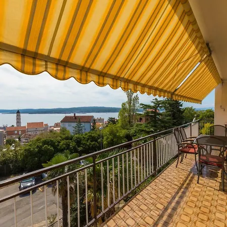 Apartment Antony 1 *